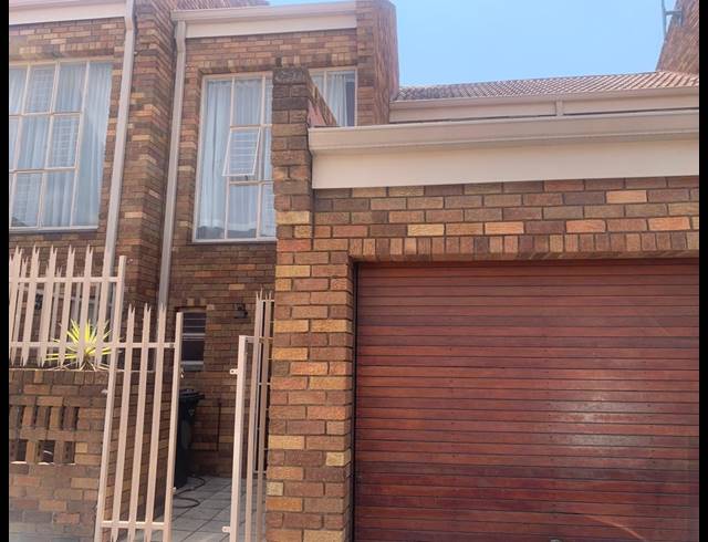 2 bed property to rent in POLLAK PARK